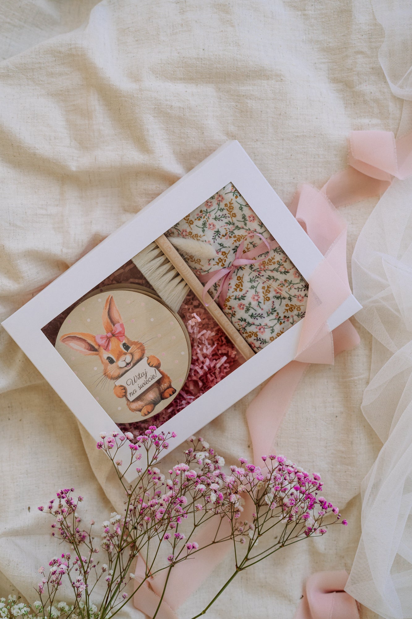Mini Box z drewnianymi tabliczkami do zdjęć - Króliczki